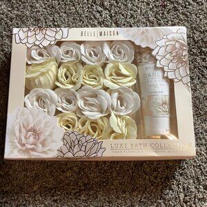 Belle Maison Luxe Bath Collection Soap Petals Floral Lotion Dahlias Mint NWT